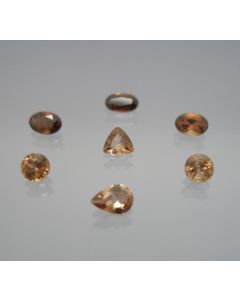 Axinite facetted 7x5 mm, Mexico