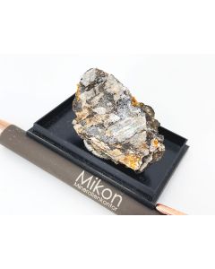 Eudidymite xls; Mt. Malosa, Zomba, Malawi; Min