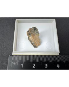 Epistolite (xls); Ilimaussaq, Greenland, Denmark; Min; unique piece
