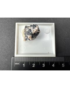 Franklinite (xls); Franklin, NJ, USA; TN; unique piece