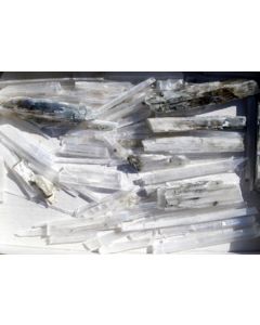 Kurnakovite X; Boron, CA, USA; MM