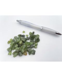 Peridote, Olivine; gemmy, Norwegen; 100 g