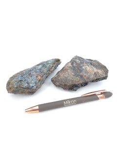 Attacolite (xx), Berlinite (xx); Vastana, Iron Mine, Sweden; Scab