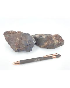 Sarkinite, Caryopilite; Harstigen, Sweden; Scab