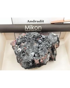 Braunite II xls; N Chwaning Mine, Kalahari Manganese Field, Kuruman, South Africa; Scab