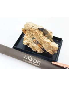 Eudidymite xls; Mt. Malosa, Zomba, Malawi; Min