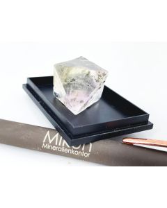 Fluorite Xl, Chalcopyrite xls; Cave in the Rocks, IL, USA; Min