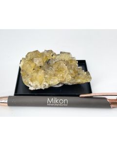 Fluorit xls; El Hammam, Meknes, Morocco; Scab