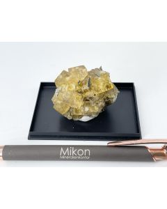 Fluorit xls; El Hammam, Meknes, Morocco; Scab