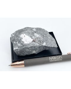 Makatite xls; Aris Ouarry, Aris, Windhoek, Namibia; Scab