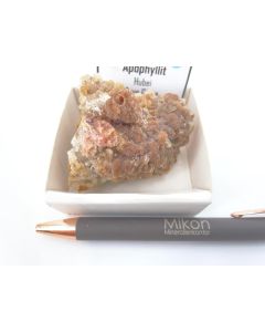 Inesite xls, Apophyllite xls; Hubei, Daye, China; Gerd Tremmel collection; Scab (358)