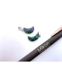 Gemstone pendant; moon, half moon, ruby in zoisite, approx. 1.8 cm; 1 piece