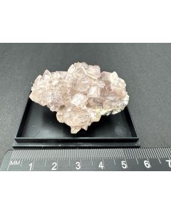 Smithsonite xls; Tsumeb Mine, Otavi Mountains, Namibia; Ilse Baer collection; Min; unique piece
