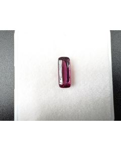 Rhodolite granet; faceted; 11.5 x 5 mm; Africa; single piece
