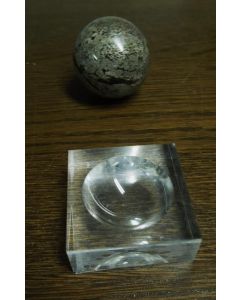 Acrylic bases, 2 X 2 X 3/4", EGG/SPHERE STAND, fully polished, pack of 5 pieces (SD90x5)