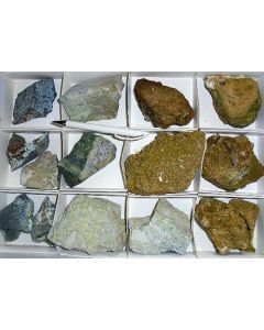 Coalingite (CA, USA) + Titanite (Sphene) xls (Brazil), 1 flat