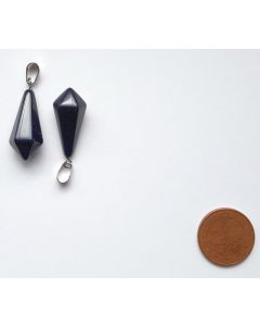 Gemstone pendant; elongated pendulum, Blue Glitter, approx. 3 cm; 1 piece


