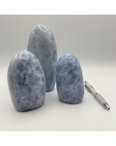 Calcite decostone; blue, polished, Madagascar; 1 kg