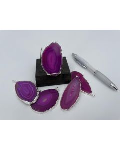 Agate slice; pink, with metal frame, silver, approx. 5-7cm; 1 piece 