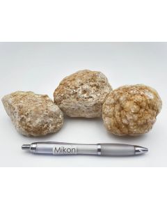 Quartz geodes (quartz druse); closed, Morocco; 1 kg