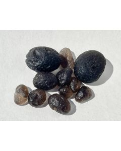 Columbianit (Tektite); Columbia, pieces 1-5cm; 1-3 pieces with 5,5 g