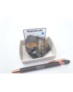 Manganoberzeliite; Valetta Mine, Piemeont, Italy, before 2016, Gerd Tremmel collection; Scab, single piece