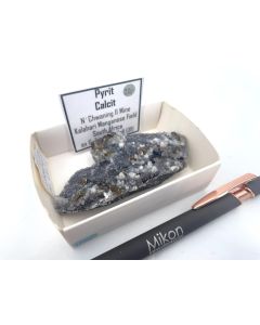 Pyrite xls, Calcite xls; N'Chwaning II Mine, South Africa, Gerd Tremmel Collection; Min
