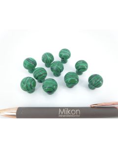 Mushroom made of synthetic malachite, approx. 1.8 cm; 10 piecesGreat as decorationIt is a great gift for yourself or to make someone else special.Picture shows pattern.Since this is a natural product, the colors, shapes and sizes o