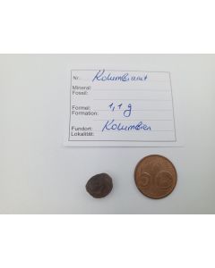 Columbianit (Tectite); Columbia, piece 0,7 cm; 1 piece with 1,1 g