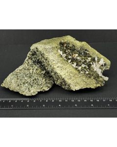 Epidote xls, Uralite xls; Calumet Mine, CO, USA; 1,1 kg; single piece