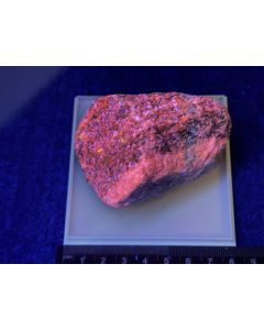 Barytocalcite (UV!); Långban, Sweden; Scab; unique piece
