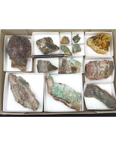 Malachite xls, Hematite xls; Kyffhäuser, Thuringia, Germany; 1 unique flat
