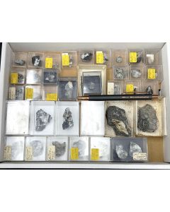 Mixed minerals; Mount Saint Hilaire, Quebec, Canada; Gerd Tremmel collection; 1 unique flat
