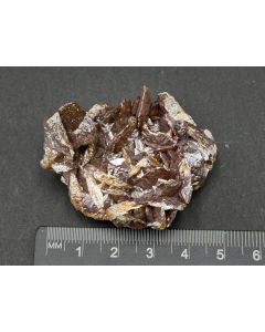 Wulfenite xls; Tsumeb Mine, Otavi Mountains, Namibia; Min; unique piece
