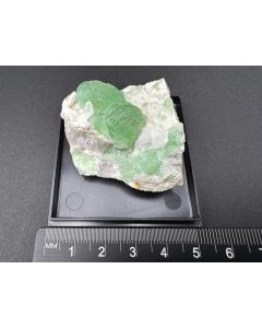 Smithsonite, Cerussite xls; Tsumeb Mine, Otavi Mountains, Namibia; Ilse Baer collection; Min; unique piece
