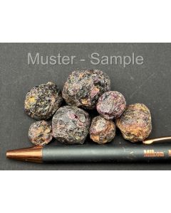 Garnet, Almandine; 1 - 5 cm crystals, Jaipur, India; 100 g