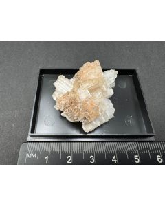 Cerussite "star" xls; Tsumeb Mine, Otavi Mountains, Namibia; Ilse Baer collection; Min; unique piece
