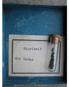 Thorianite, Sri Lanka, 1-2 mm X-fragments, 50 pcs.